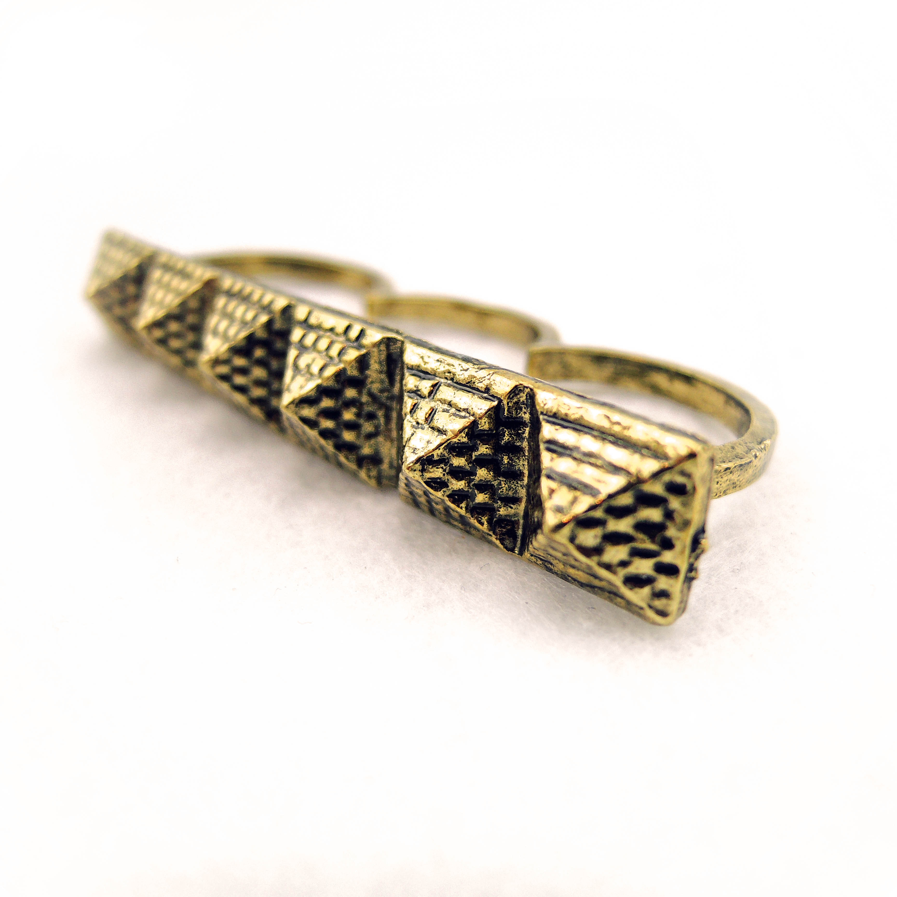 Pyramids Triple Finger Ring on Luulla